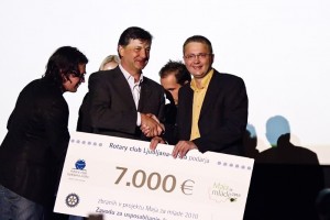 RobinHudRotary_0029a